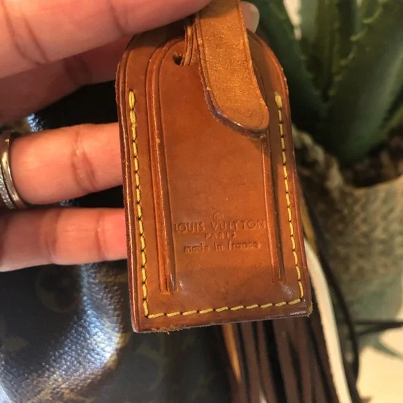 Purse no longer has fringe! Braided sides. - Picture 3 of 9